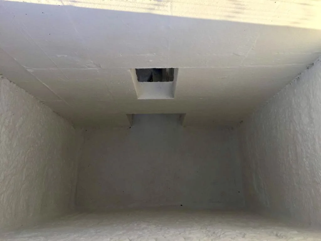 Interior de la piquera para descarga de chufas en fábrica de horchata